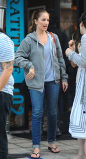 Minka Kelly feet photo thumbnail
