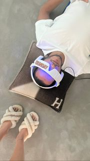 Seyma Subasi feet photo thumbnail