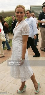Maria Bello feet photo thumbnail