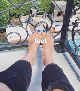 Corinna Kopf feet photo thumbnail