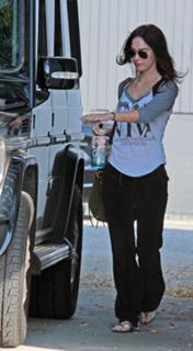 Megan Fox feet photo thumbnail