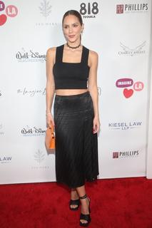 Katharine McPhee feet photo thumbnail