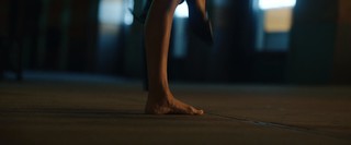 Mila Kunis feet photo thumbnail