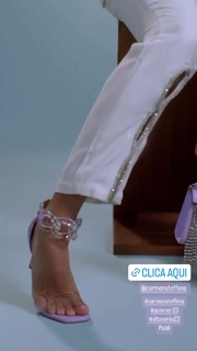 Deborah Secco feet photo thumbnail