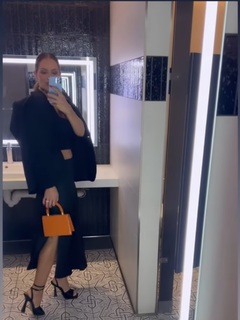 Katharine McPhee feet photo thumbnail
