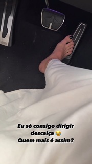Juliana Salimeni feet photo thumbnail
