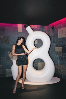 Kendall Jenner feet photo thumbnail