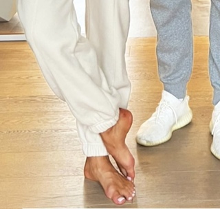 Karolina Pisarek feet photo thumbnail