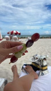 Seyma Subasi feet photo thumbnail
