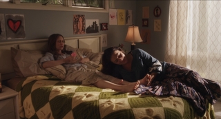 Vera Farmiga feet photo thumbnail