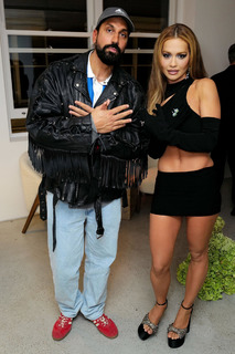 Rita Ora feet photo thumbnail