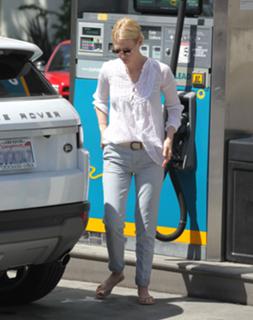 January Jones feet photo thumbnail