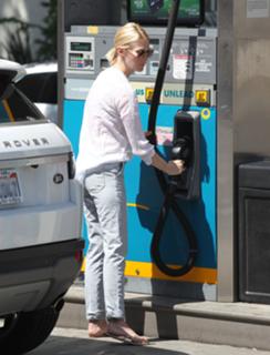 January Jones feet photo thumbnail