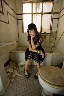 Belinda Peregrín feet photo 2