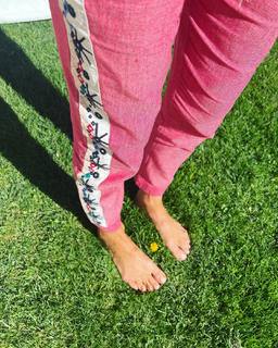 Nicole Neumann feet photo thumbnail