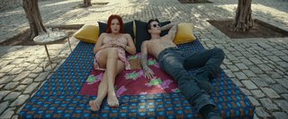 Bella Thorne feet photo thumbnail