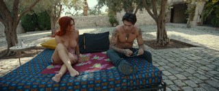 Bella Thorne feet photo thumbnail