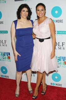 Mariska Hargitay feet photo thumbnail