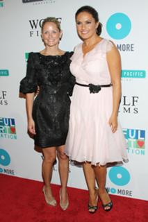Mariska Hargitay feet photo thumbnail