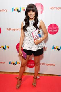 Tia Mowry feet photo thumbnail