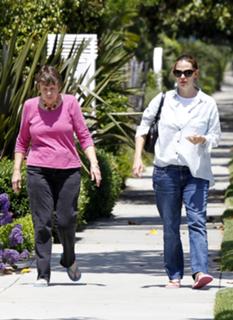 Jennifer Garner feet photo thumbnail