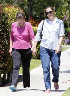 Jennifer Garner feet photo thumbnail