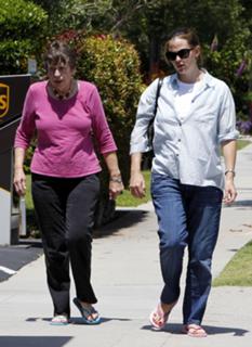 Jennifer Garner feet photo thumbnail