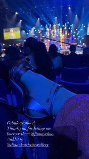 Lisa Snowdon feet photo thumbnail