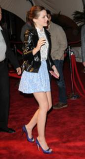 Emma Watson feet photo thumbnail