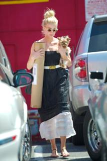 Amber Heard feet photo thumbnail