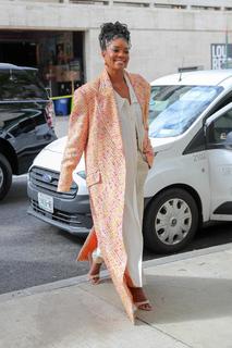 Gabrielle Union feet photo thumbnail
