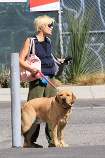 Selma Blair feet photo thumbnail