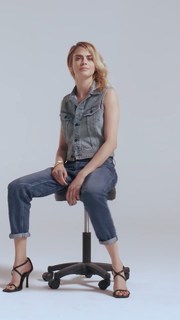 Cara Delevingne feet photo thumbnail