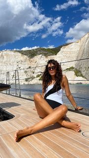 Caterina Balivo feet photo thumbnail