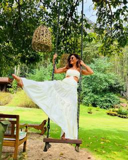 Juliana Paes feet photo thumbnail