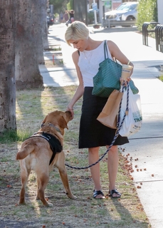 Selma Blair feet photo thumbnail
