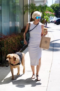 Selma Blair feet photo thumbnail