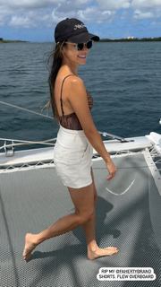 Jamie Chung feet photo thumbnail