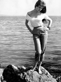 Brigitte Bardot feet photo thumbnail