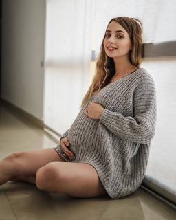 Yoseline Hoffman feet photo thumbnail