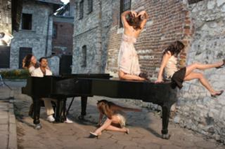 Joanna Jablczynska feet photo thumbnail