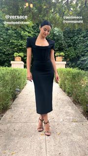 Camila Mendes feet photo thumbnail