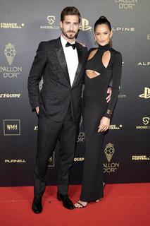 Izabel Goulart feet photo thumbnail