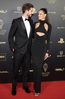 Izabel Goulart feet photo thumbnail