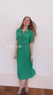 Xenia Tchoumitcheva feet photo thumbnail
