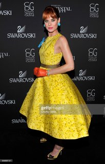Debra Messing feet photo thumbnail