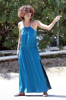 Halle Berry feet photo thumbnail