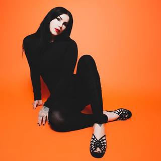 Katherine von Drachenberg feet photo thumbnail