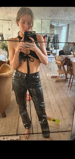 Ellie Goulding feet photo thumbnail