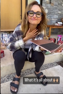 Giada De Laurentiis feet photo thumbnail